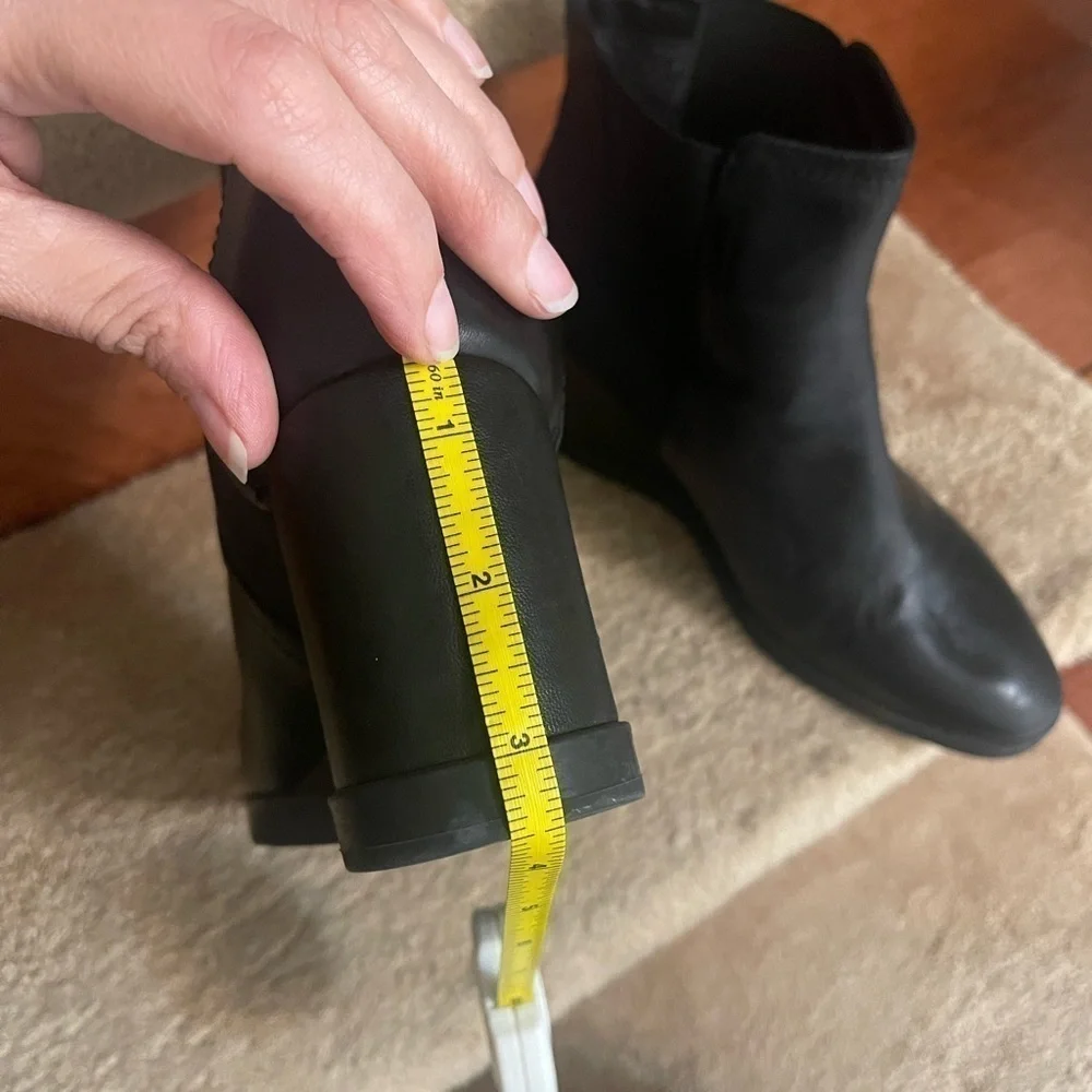 AQUTALIA Womens Wedge Ankle Boots SZ 8.5  In Excellent Condition